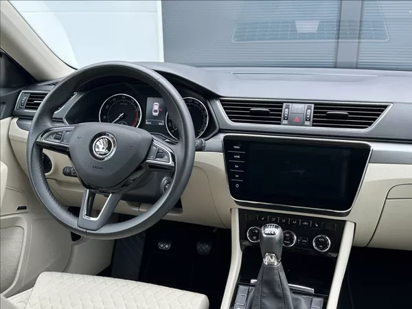Škoda Superb 1,4 TSI 150PS Style Plus 4x4 - foto 23