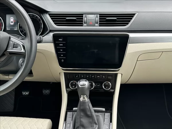 Škoda Superb 1,4 TSI 150PS Style Plus 4x4 - foto 25