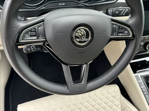 Škoda Superb 1,4 TSI 150PS Style Plus 4x4 - foto 31
