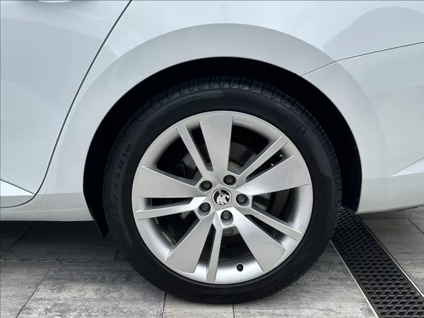 Škoda Superb 1,4 TSI 150PS Style Plus 4x4 - foto 48