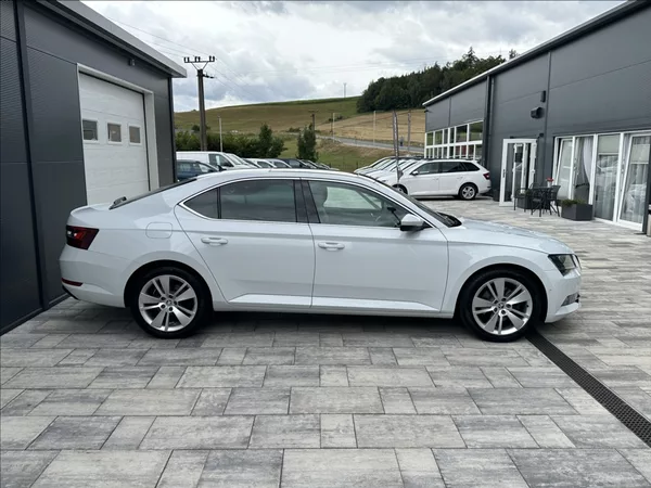 Škoda Superb 1,4 TSI 150PS Style Plus 4x4 - foto 6