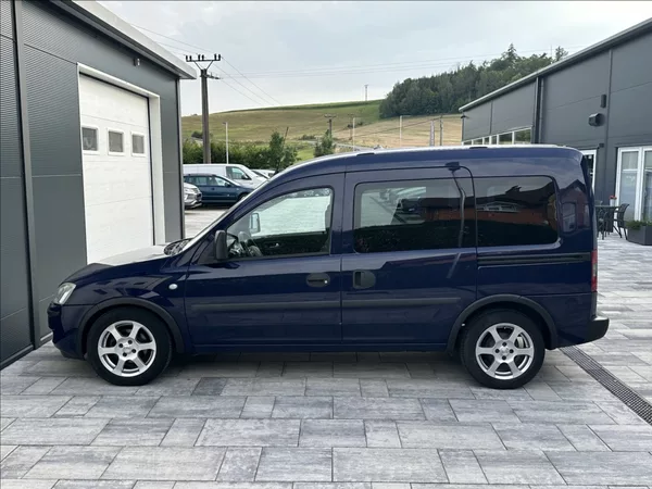 Opel Combo 1,3 CDTI 75PS Edition A/T - foto 11
