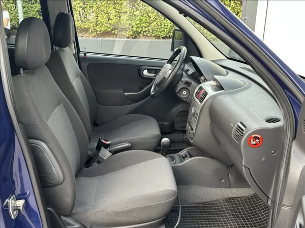 Opel Combo 1,3 CDTI 75PS Edition A/T - foto 17