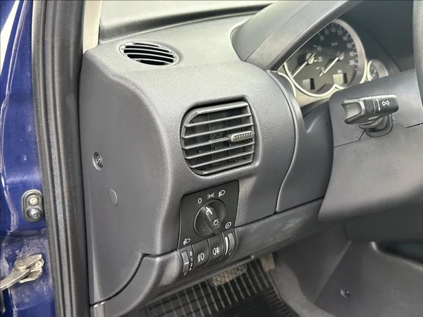 Opel Combo 1,3 CDTI 75PS Edition A/T - foto 31