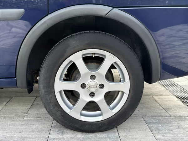 Opel Combo 1,3 CDTI 75PS Edition A/T - foto 40