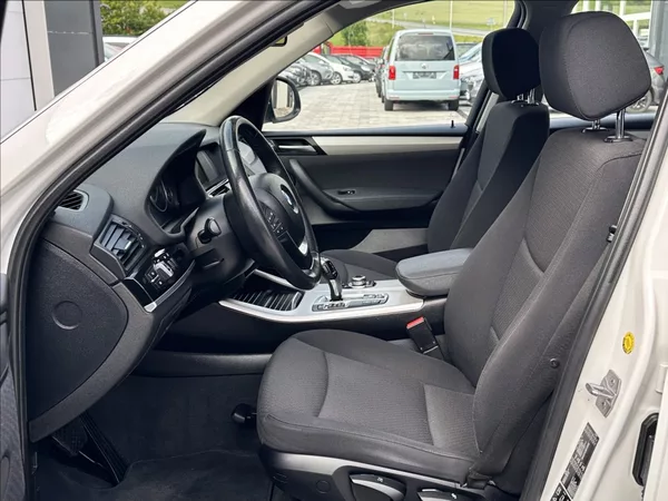 BMW X3 2,0 28i 245PS Advantage A/T 4 - foto 12
