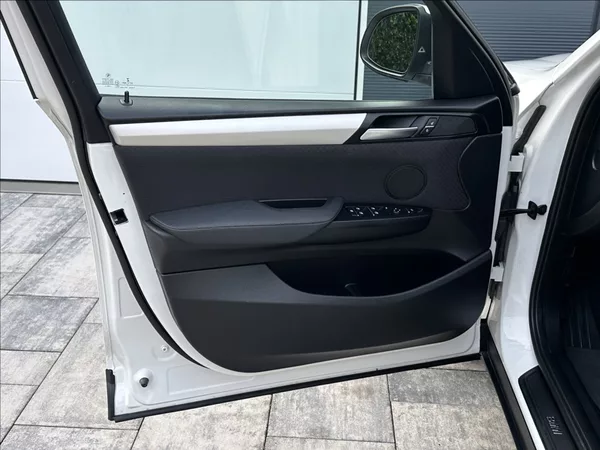 BMW X3 2,0 28i 245PS Advantage A/T 4 - foto 13