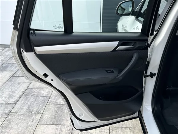 BMW X3 2,0 28i 245PS Advantage A/T 4 - foto 15