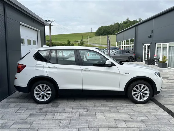 BMW X3 2,0 28i 245PS Advantage A/T 4 - foto 6