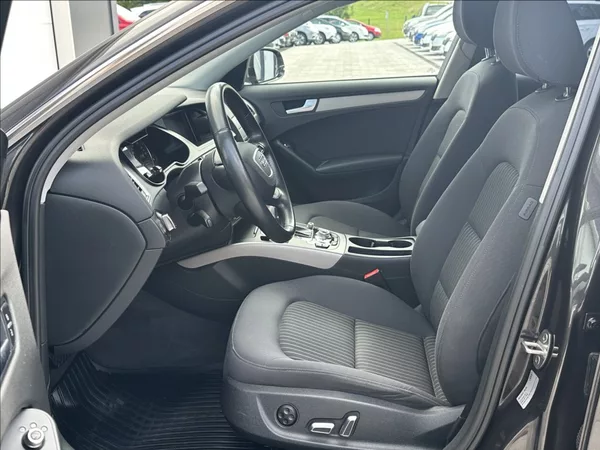 Audi A4 3,0 TDI 204PS Ambiente A/T - foto 11