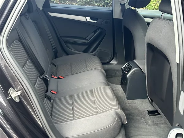 Audi A4 3,0 TDI 204PS Ambiente A/T - foto 18