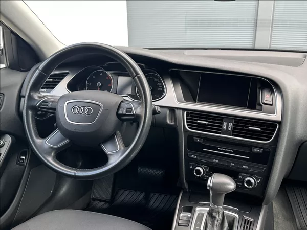 Audi A4 3,0 TDI 204PS Ambiente A/T - foto 22