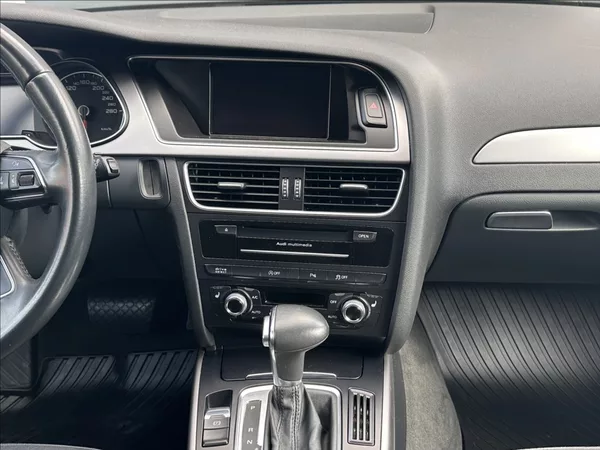 Audi A4 3,0 TDI 204PS Ambiente A/T - foto 24