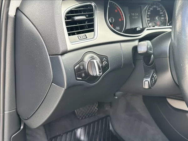 Audi A4 3,0 TDI 204PS Ambiente A/T - foto 29