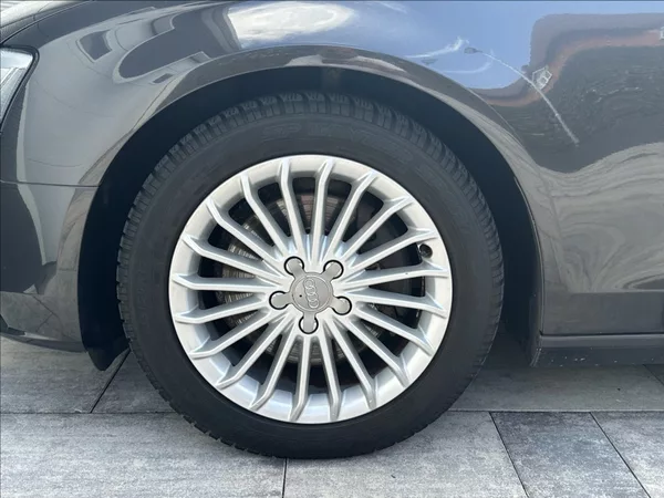 Audi A4 3,0 TDI 204PS Ambiente A/T - foto 45