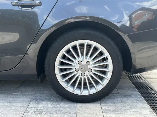 Audi A4 3,0 TDI 204PS Ambiente A/T - foto 46