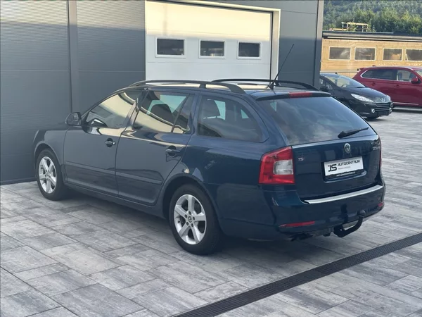 Škoda Octavia 1,8 TSI 152PS II FL Family - foto 10