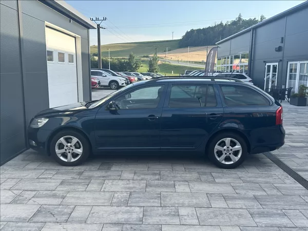 Škoda Octavia 1,8 TSI 152PS II FL Family - foto 11