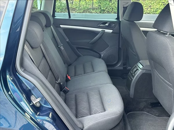 Škoda Octavia 1,8 TSI 152PS II FL Family - foto 19