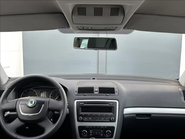 Škoda Octavia 1,8 TSI 152PS II FL Family - foto 28