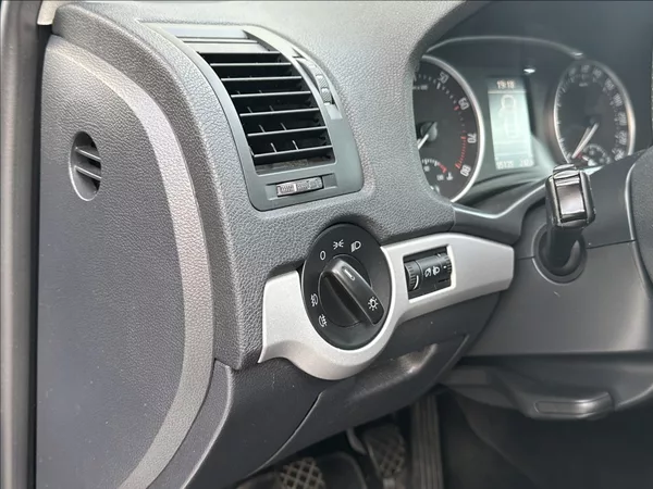 Škoda Octavia 1,8 TSI 152PS II FL Family - foto 29