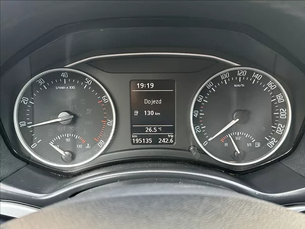 Škoda Octavia 1,8 TSI 152PS II FL Family - foto 33