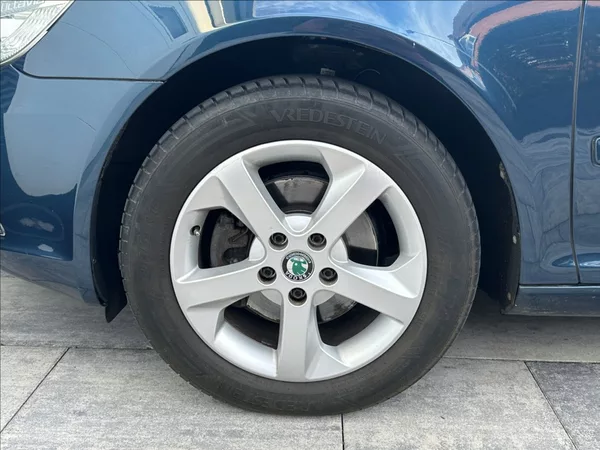 Škoda Octavia 1,8 TSI 152PS II FL Family - foto 38