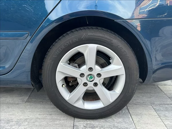 Škoda Octavia 1,8 TSI 152PS II FL Family - foto 39