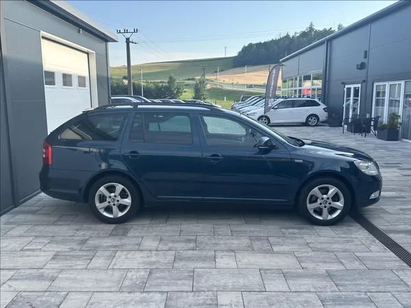 Škoda Octavia 1,8 TSI 152PS II FL Family - foto 6