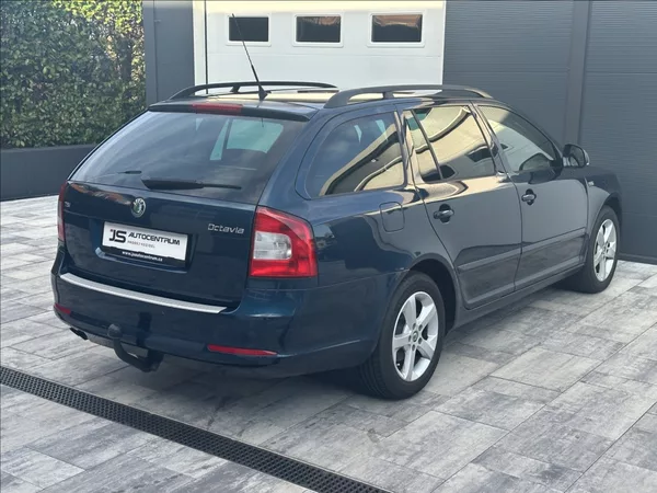 Škoda Octavia 1,8 TSI 152PS II FL Family - foto 7
