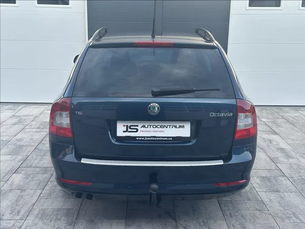 Škoda Octavia 1,8 TSI 152PS II FL Family - foto 8