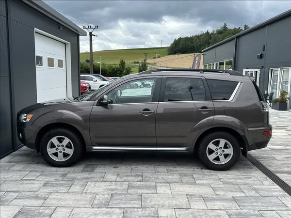 Mitsubishi Outlander 2,2 DI-D 177PS X-Tra - foto 11