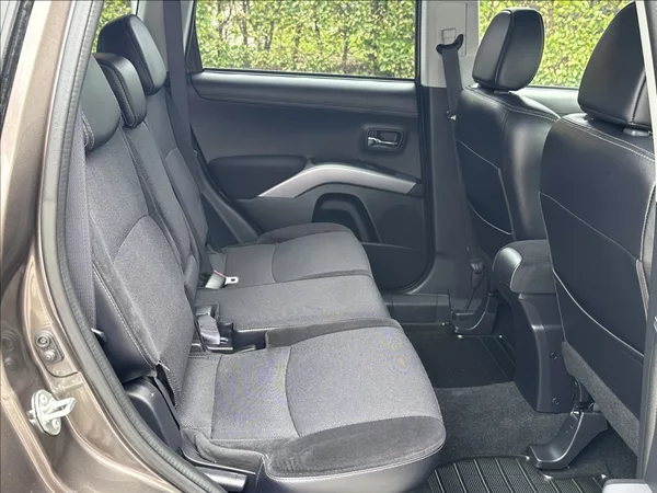 Mitsubishi Outlander 2,2 DI-D 177PS X-Tra - foto 19