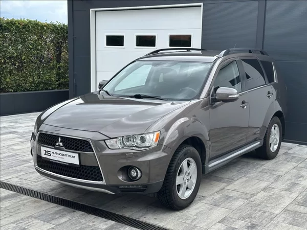 Mitsubishi Outlander 2,2 DI-D 177PS X-Tra - foto 2