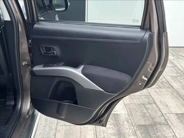 Mitsubishi Outlander 2,2 DI-D 177PS X-Tra - foto 21