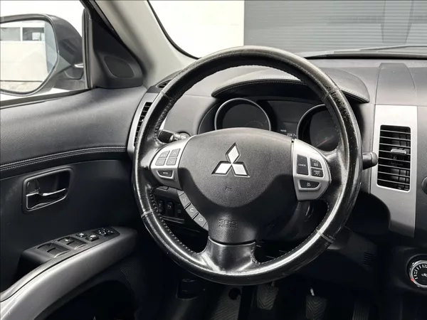 Mitsubishi Outlander 2,2 DI-D 177PS X-Tra - foto 22