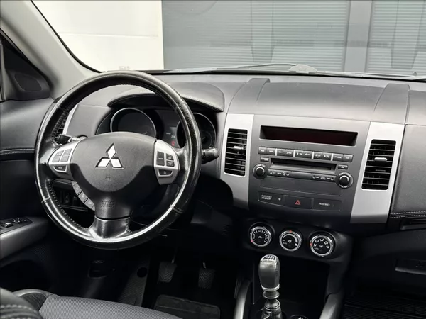 Mitsubishi Outlander 2,2 DI-D 177PS X-Tra - foto 23