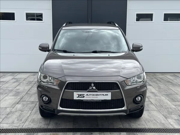 Mitsubishi Outlander 2,2 DI-D 177PS X-Tra - foto 3