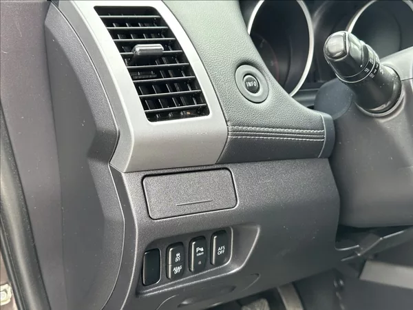 Mitsubishi Outlander 2,2 DI-D 177PS X-Tra - foto 30