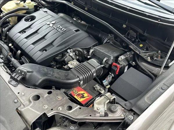 Mitsubishi Outlander 2,2 DI-D 177PS X-Tra - foto 40