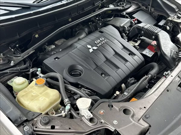 Mitsubishi Outlander 2,2 DI-D 177PS X-Tra - foto 41