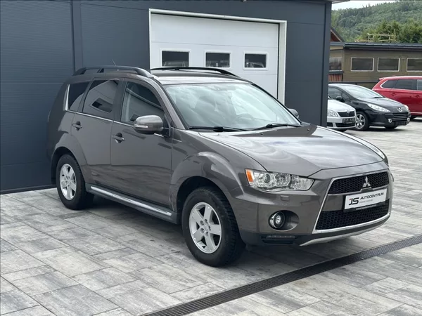 Mitsubishi Outlander 2,2 DI-D 177PS X-Tra - foto 5