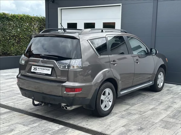 Mitsubishi Outlander 2,2 DI-D 177PS X-Tra - foto 7