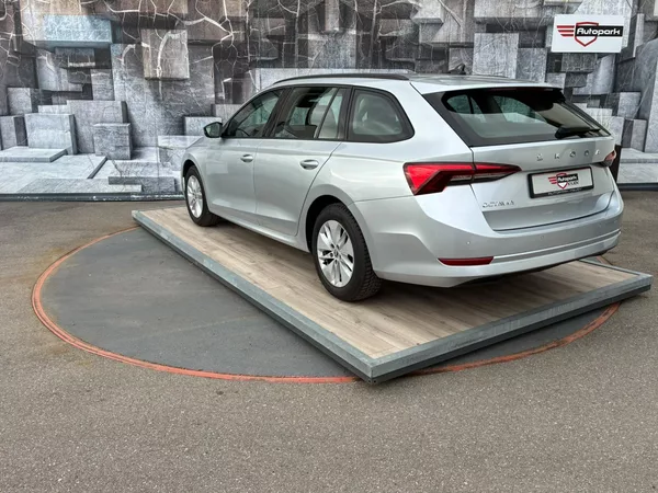 Škoda Octavia 2.0TDi, 85KW, ACC, KEYLESS,DPH - foto 8