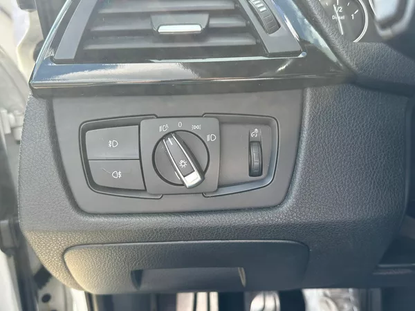 BMW Řada 3 318D, 2.0D, 105KW, 4x4 - foto 23