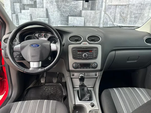 Ford Focus 1.6TDCi, 66KW, VYHŘ. SEDADLA - foto 11