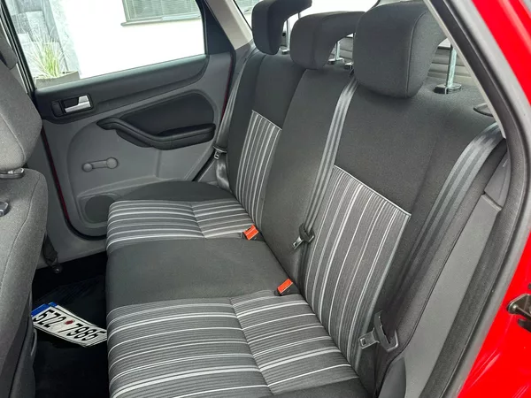 Ford Focus 1.6TDCi, 66KW, VYHŘ. SEDADLA - foto 12