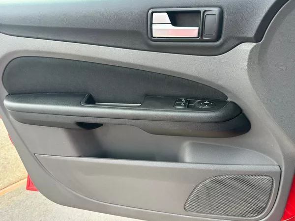 Ford Focus 1.6TDCi, 66KW, VYHŘ. SEDADLA - foto 19