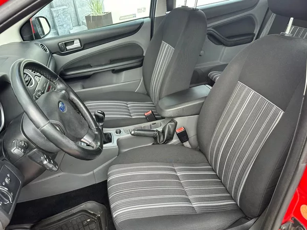 Ford Focus 1.6TDCi, 66KW, VYHŘ. SEDADLA - foto 22