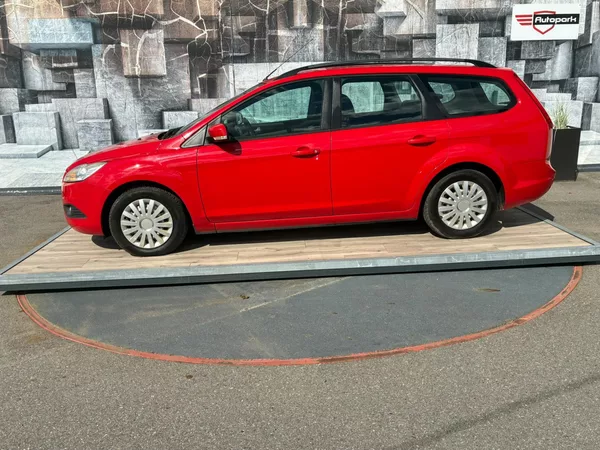 Ford Focus 1.6TDCi, 66KW, VYHŘ. SEDADLA - foto 4